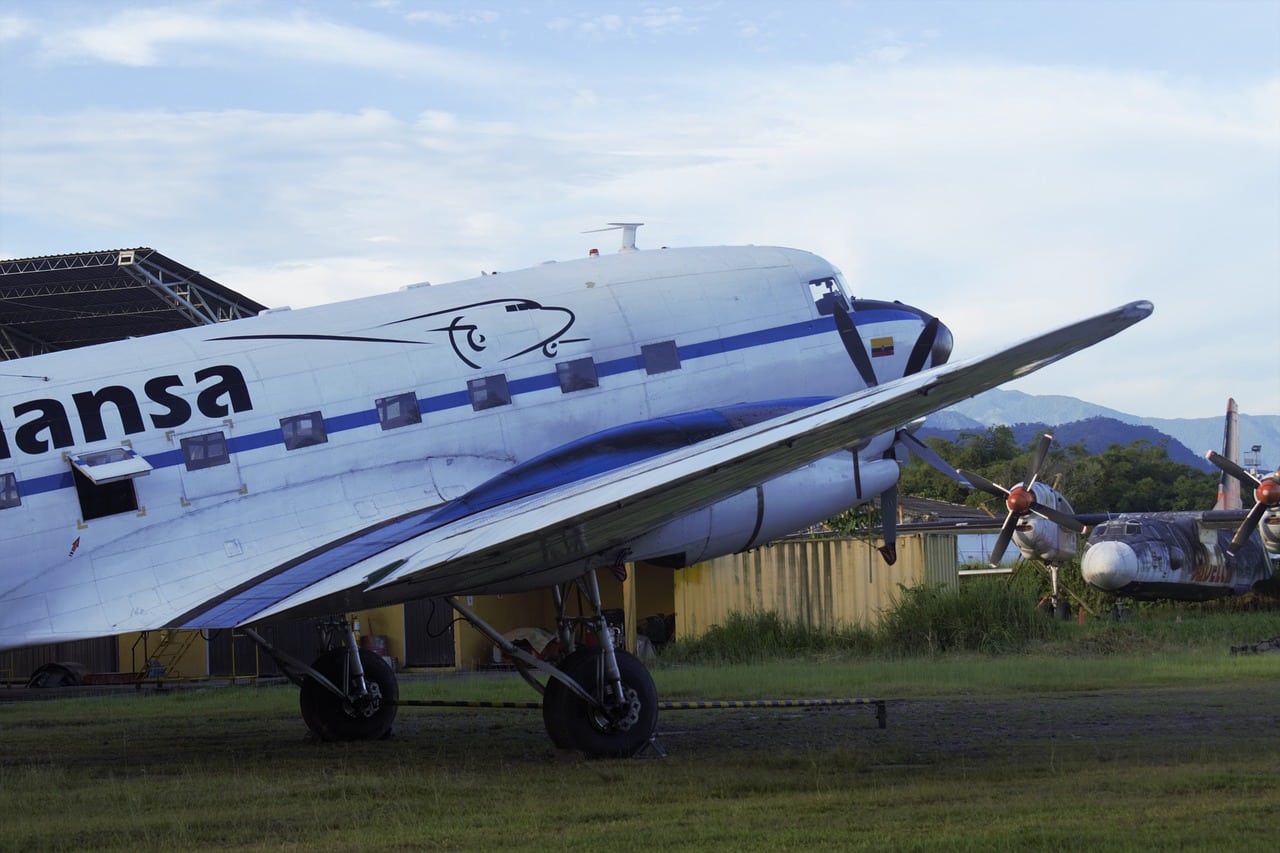 Avianca Reveals A New Retro Aircraft With A LACSA Livery